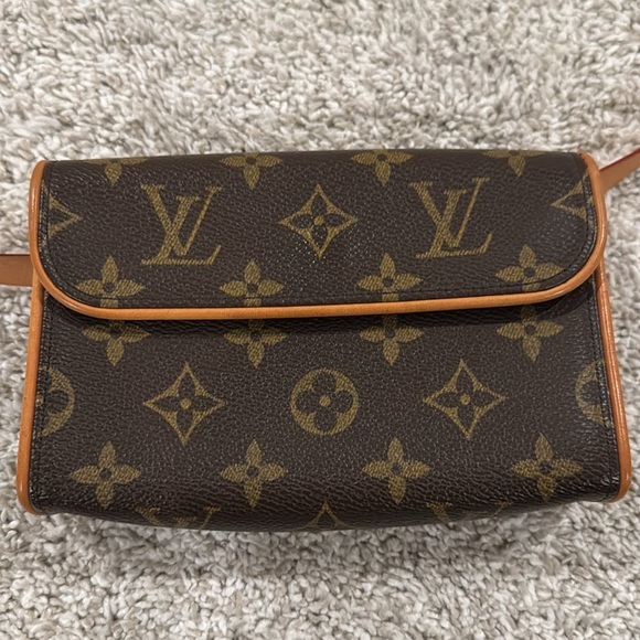 Vintage Louis Vuitton Monogram Pochette Florentine - Picture 1 of 10
